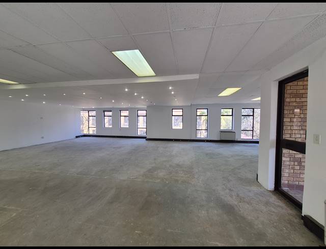 111M² OFFICE TO LET IN KRAMERVILLE